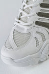 Lace-up fastening sneakers