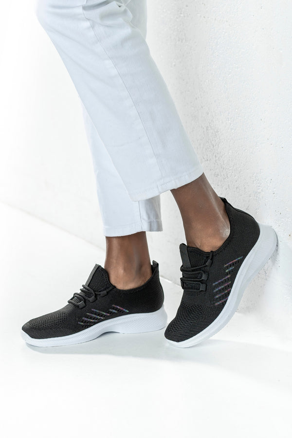 Knitted sneakers with laces
