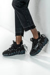 Sneakers with laces