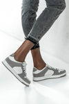 Lace-up fastening sneakers