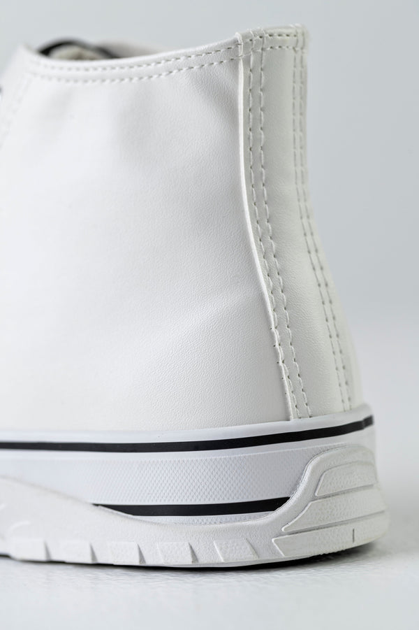 Lace-up fastening high top sneakers