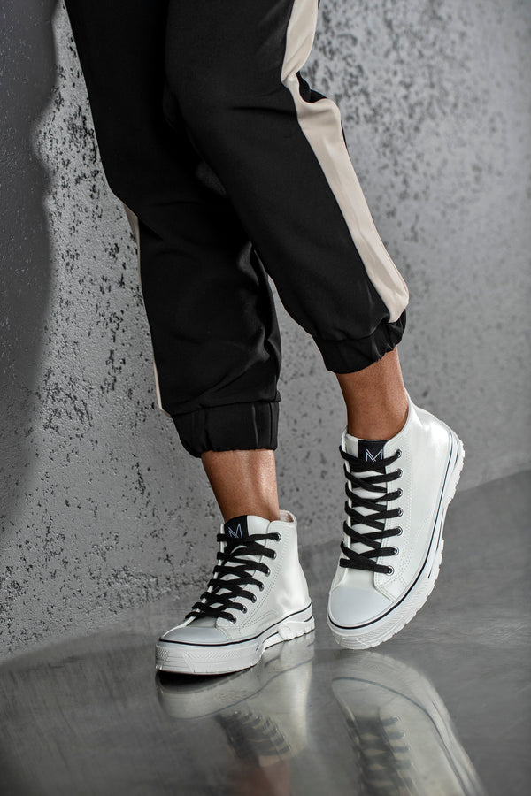 Lace-up fastening high top sneakers