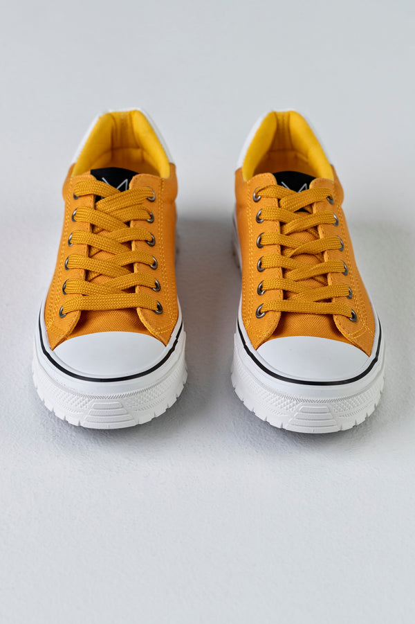 Lace-up fastening canvas sneakers