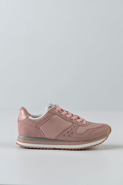 Lace-up fastening sneakers
