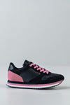 Lace-up fastening sneakers