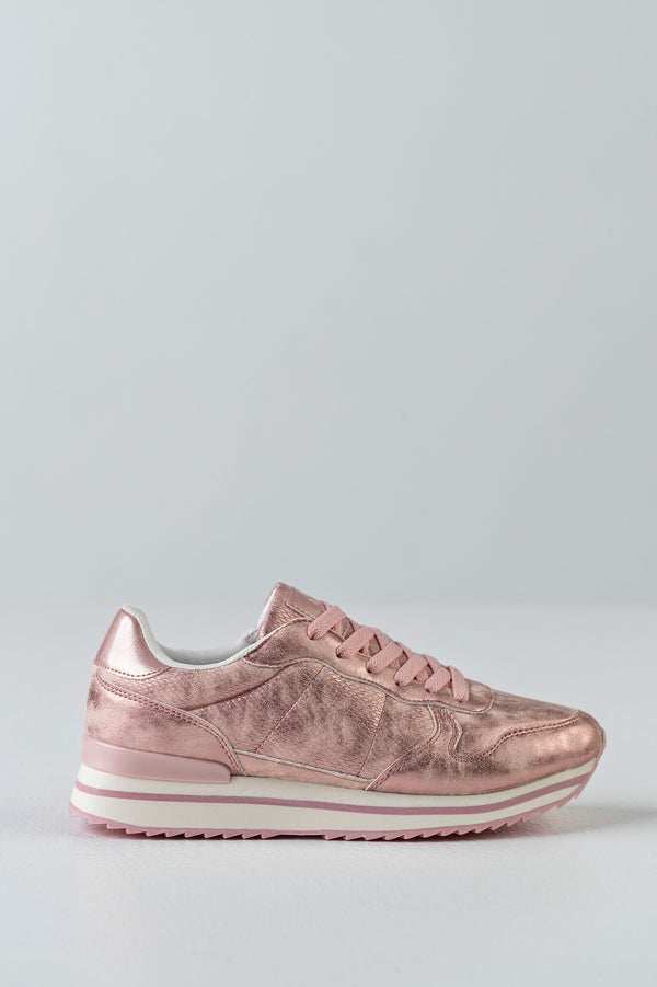 Lace-up fastening sneakers