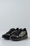 Lace-up fastening sneakers