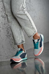 Lace-up fastening sneakers