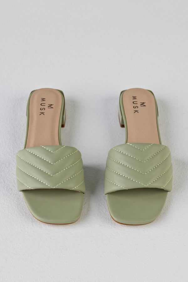 Quilted vamp slide sandals