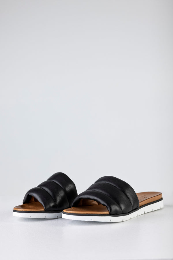 Leather quilted slide sandals