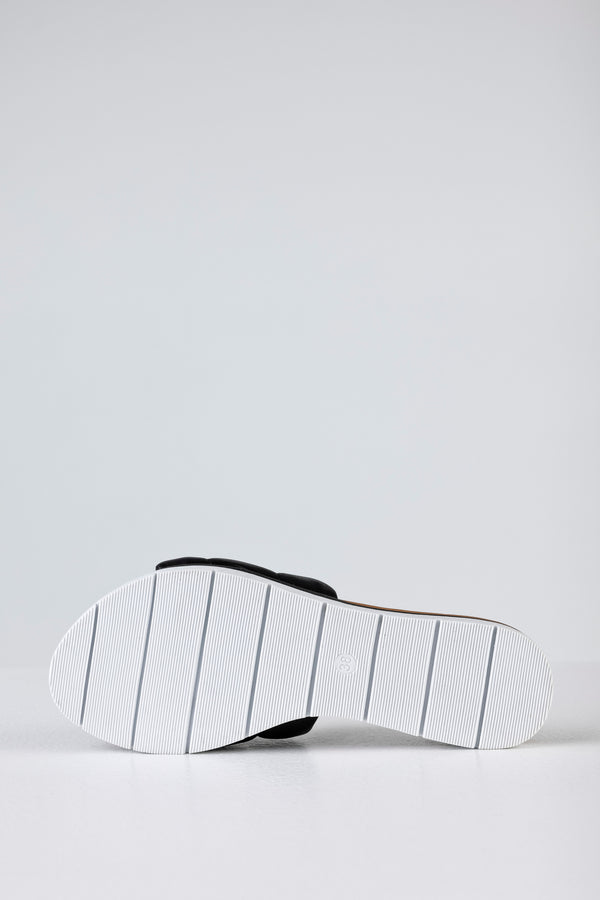 Leather quilted slide sandals