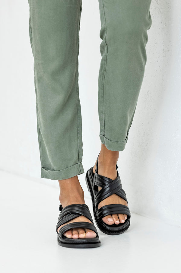 Leather flatform sandals