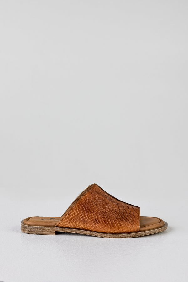 Leather slide flat sandals