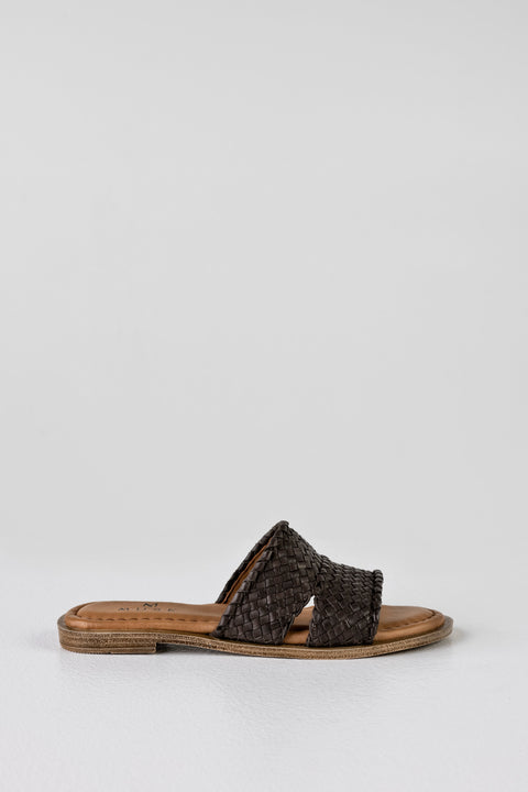 Leather slide flat sandals
