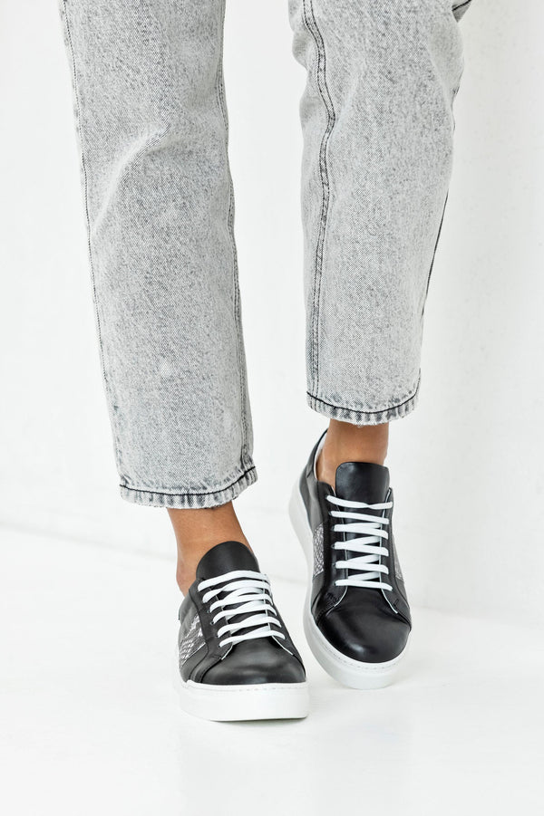 Leather lace-up sneakers
