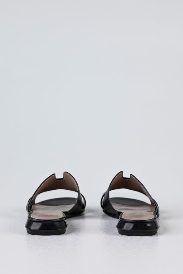 Leather slide sandals
