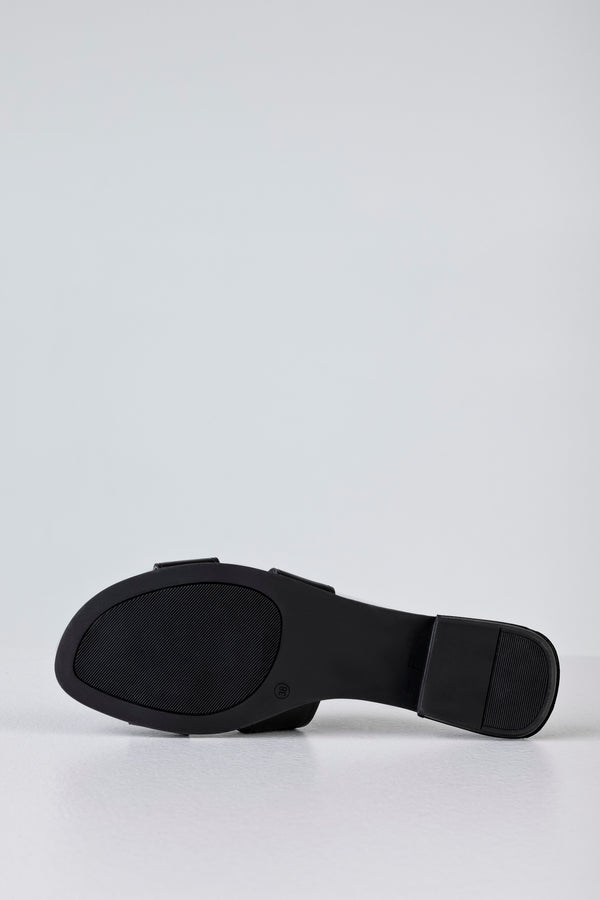 Leather slide sandals