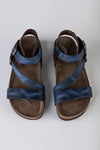 Leather sandals with buckles