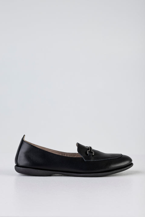 Leather loafers with buckle