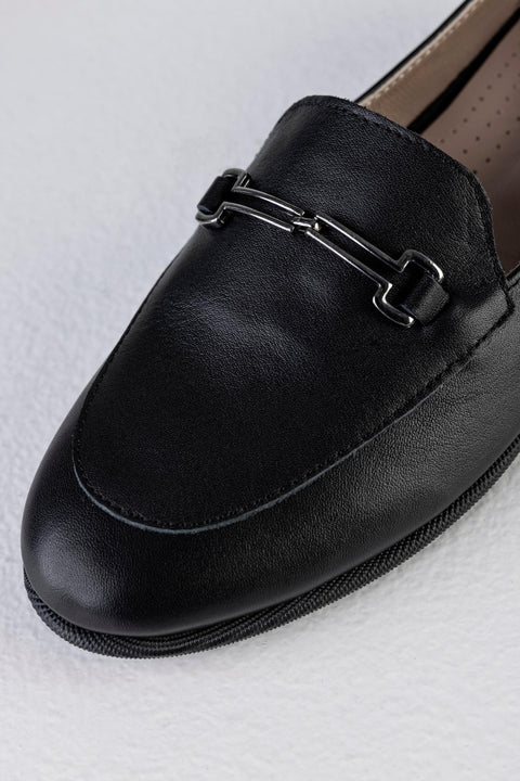 Leather loafers with buckle