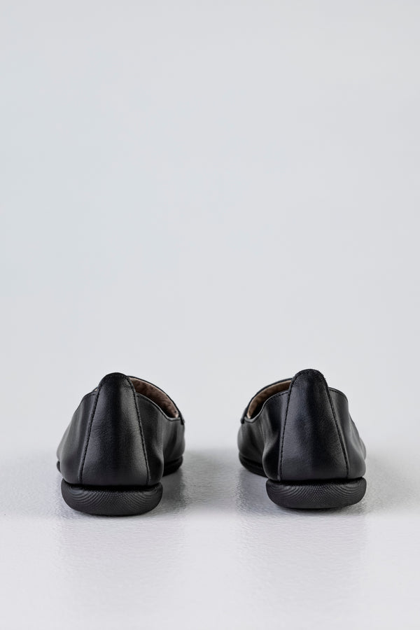 Leather loafers with buckle