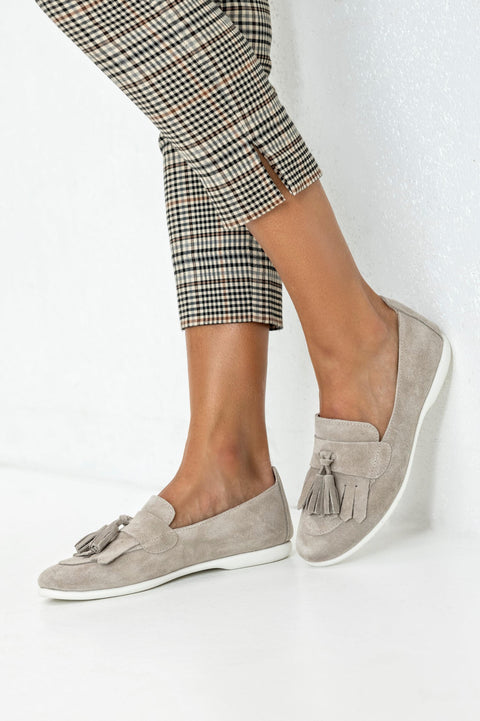 Leather suede loafers with tassels