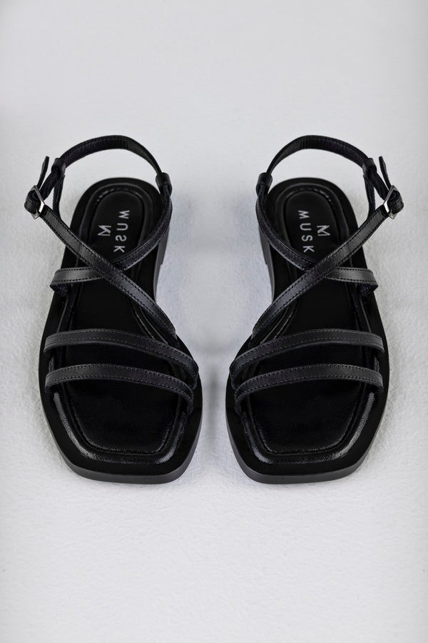 Leather strappy flat sandals