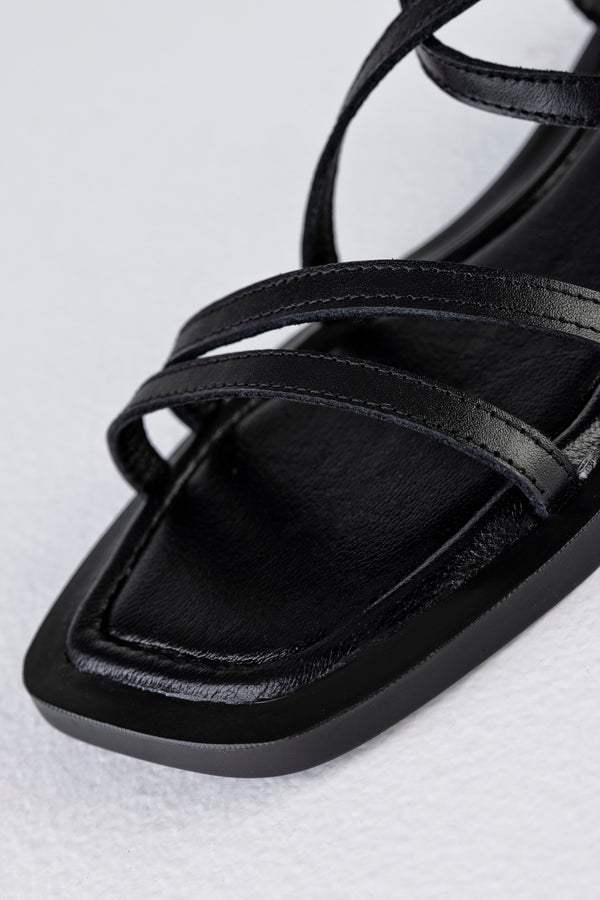 Leather strappy flat sandals