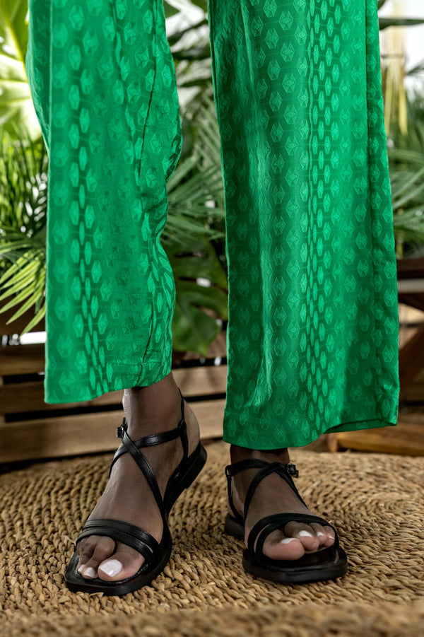 Leather strappy flat sandals