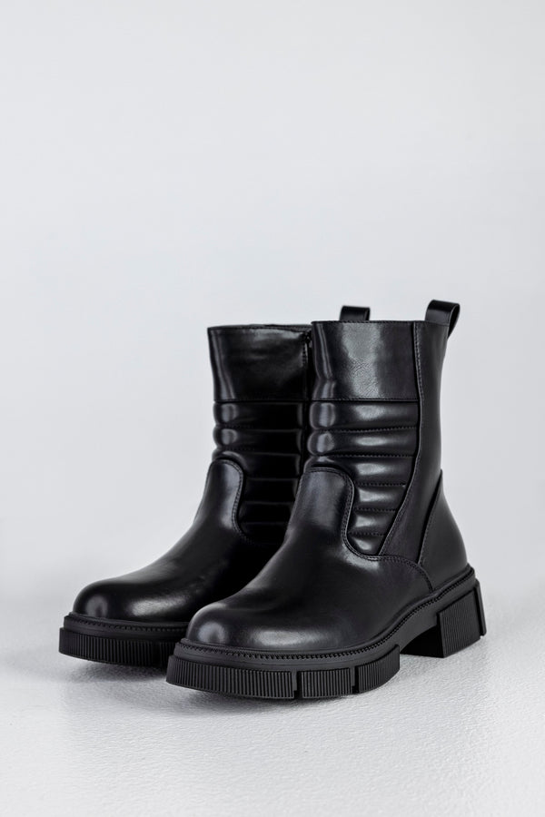 Zip-side fastening boots