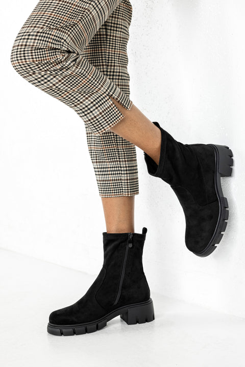 Zip-side fastening boots
