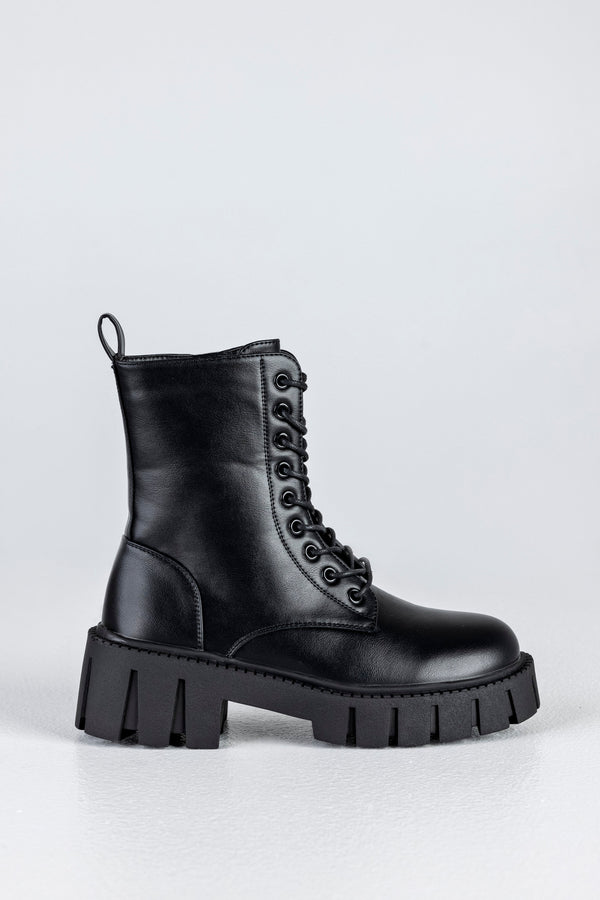 Lace-up boots