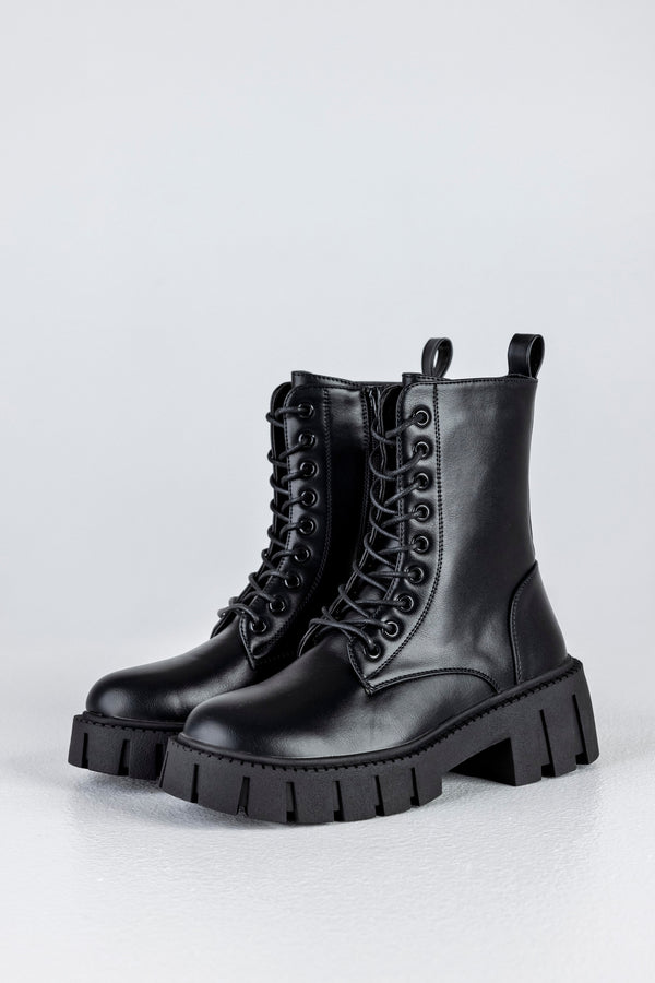 Lace-up boots