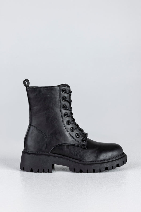 Lace-up boots