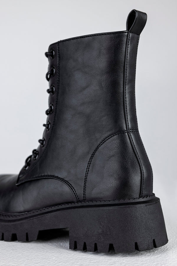 Lace-up boots
