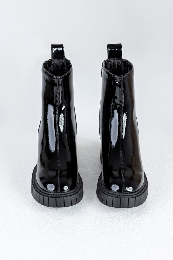 Zip-side fastening boots