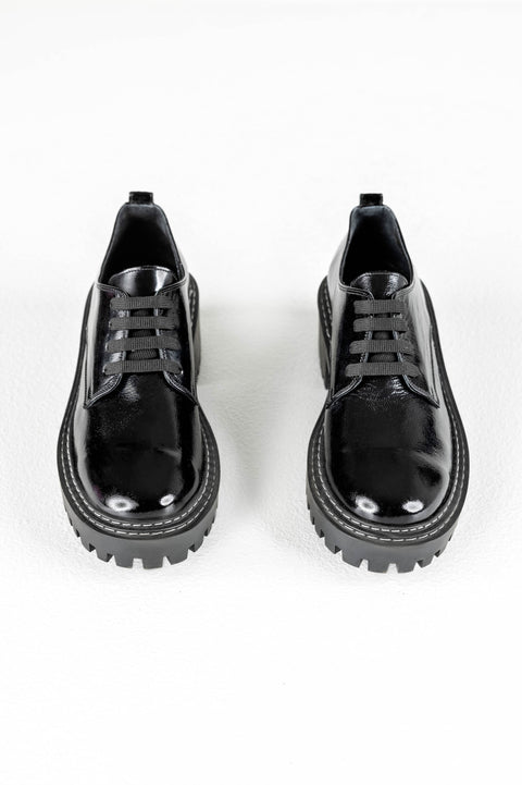 Leather lace-up shoes