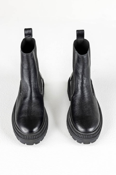 Leather chelsea boots
