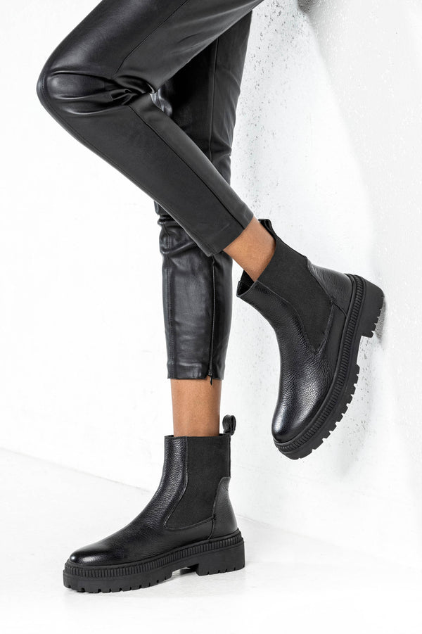 Leather chelsea boots