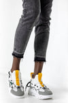 Sneakers with laces