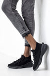 Knitted sneakers with laces