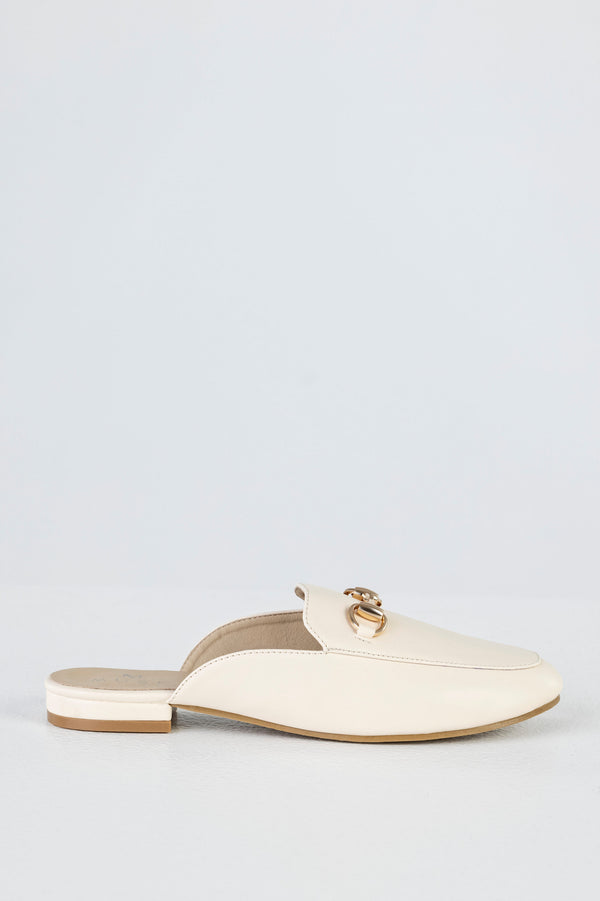 Flat mules with chain