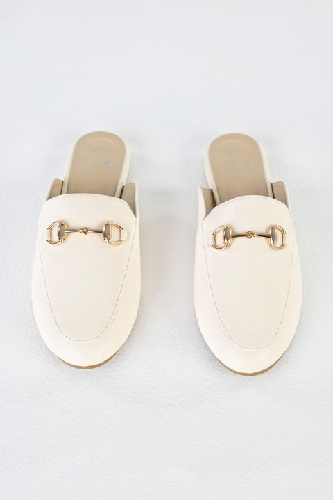 Flat mules with chain