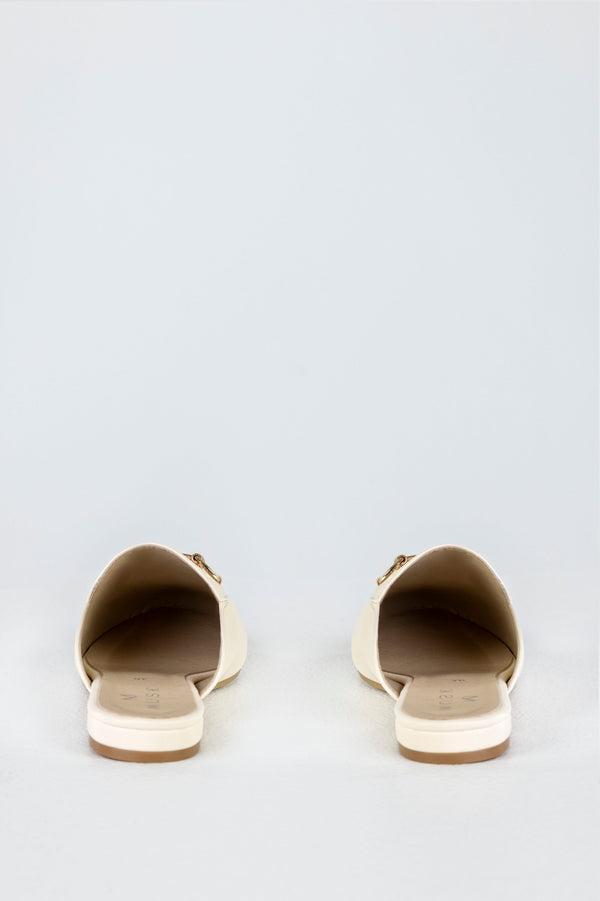 Flat mules with chain