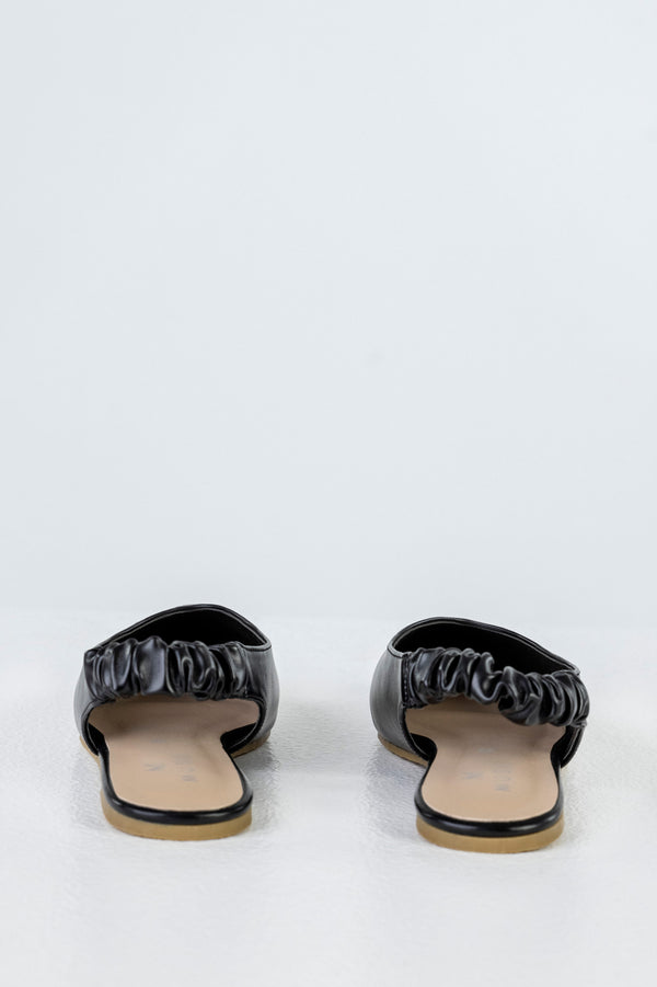 Slingback, pointed toe shoes
