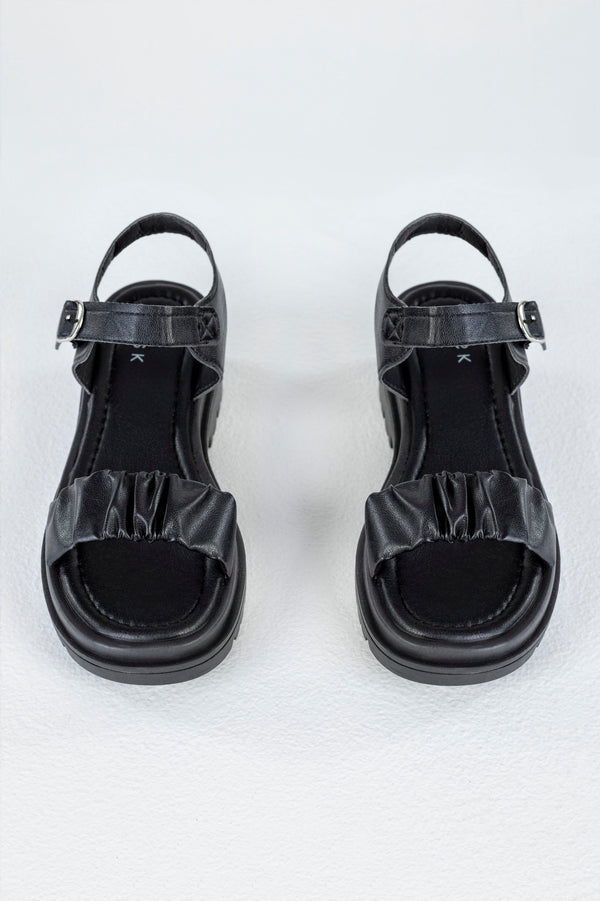 Flatform sandals with buckle