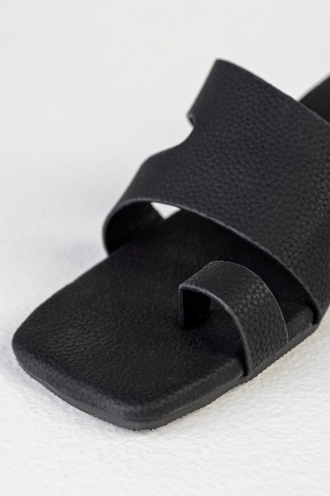 Toe heeled sandals