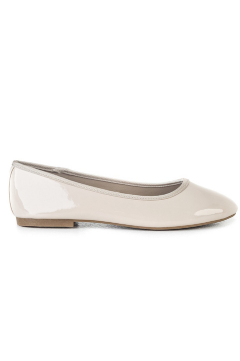 Round toe patent ballerinas