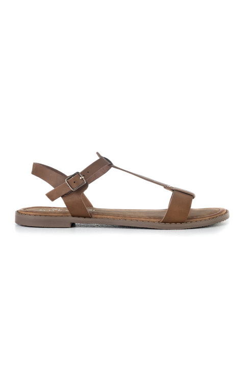 Flat sole sandals
