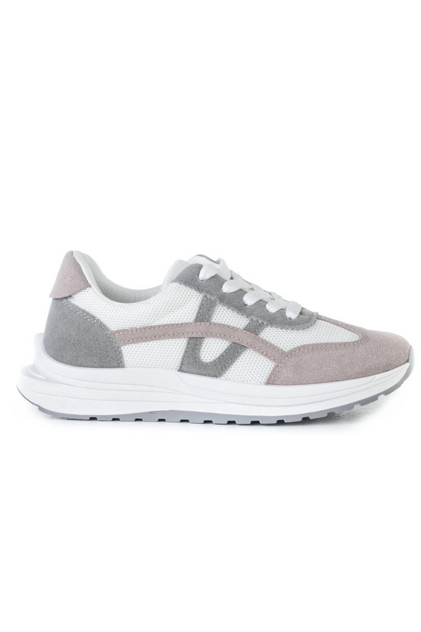 Lace-up fastening sneakers